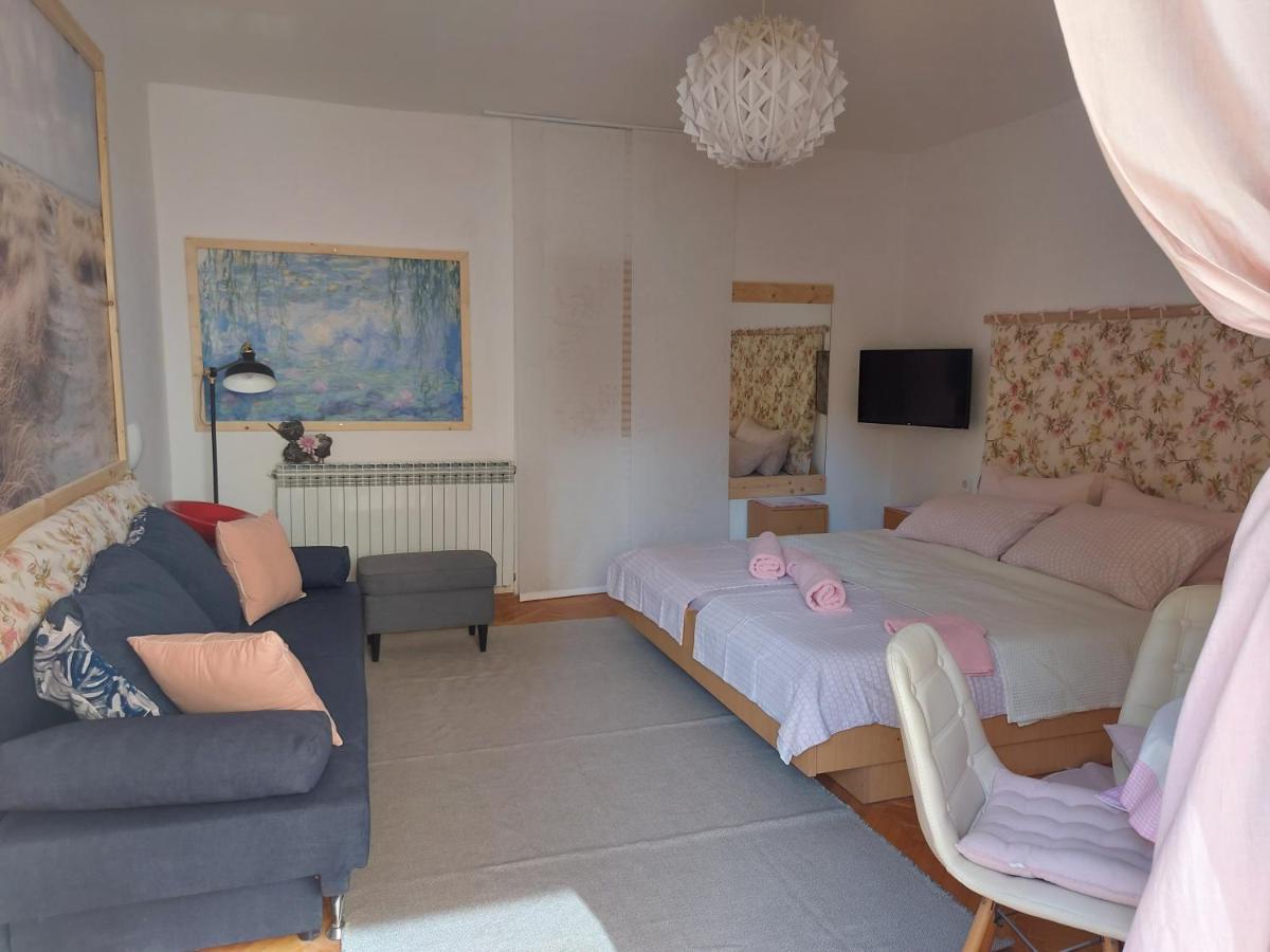 Apartments Garden Ровінь Екстер'єр фото
