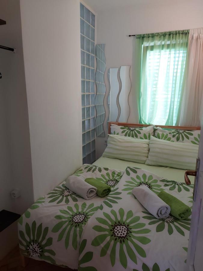Apartments Garden Ровінь Екстер'єр фото