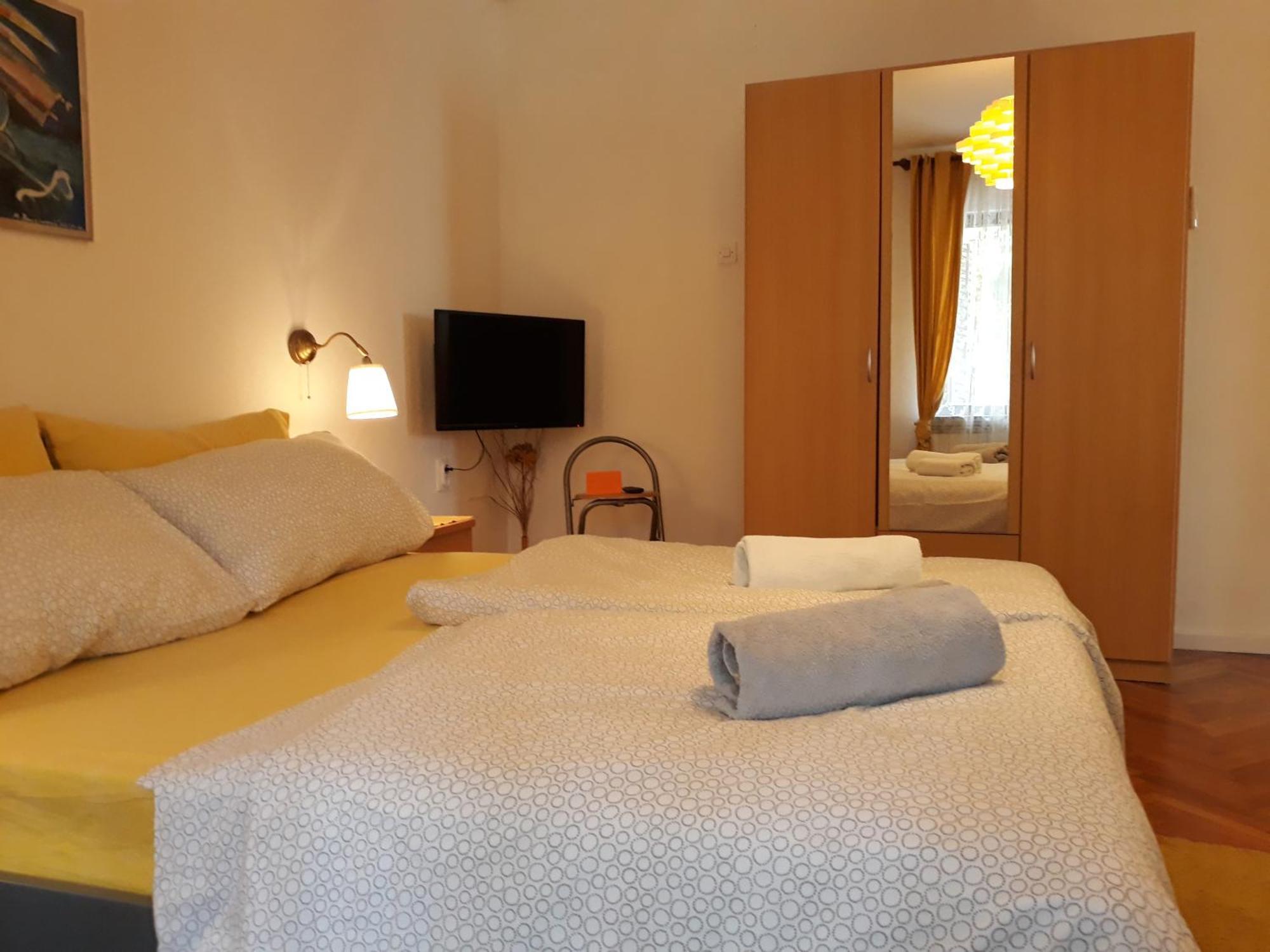 Apartments Garden Ровінь Екстер'єр фото