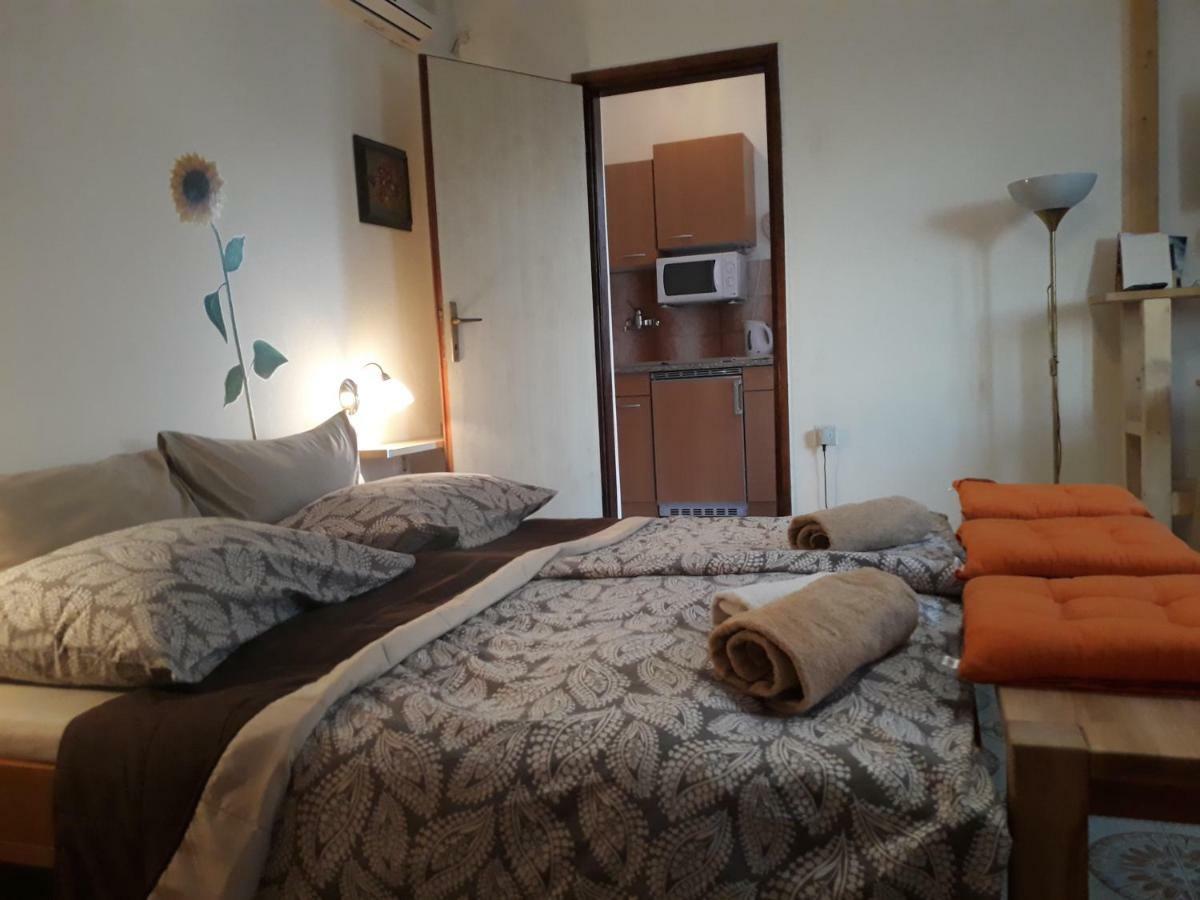 Apartments Garden Ровінь Екстер'єр фото