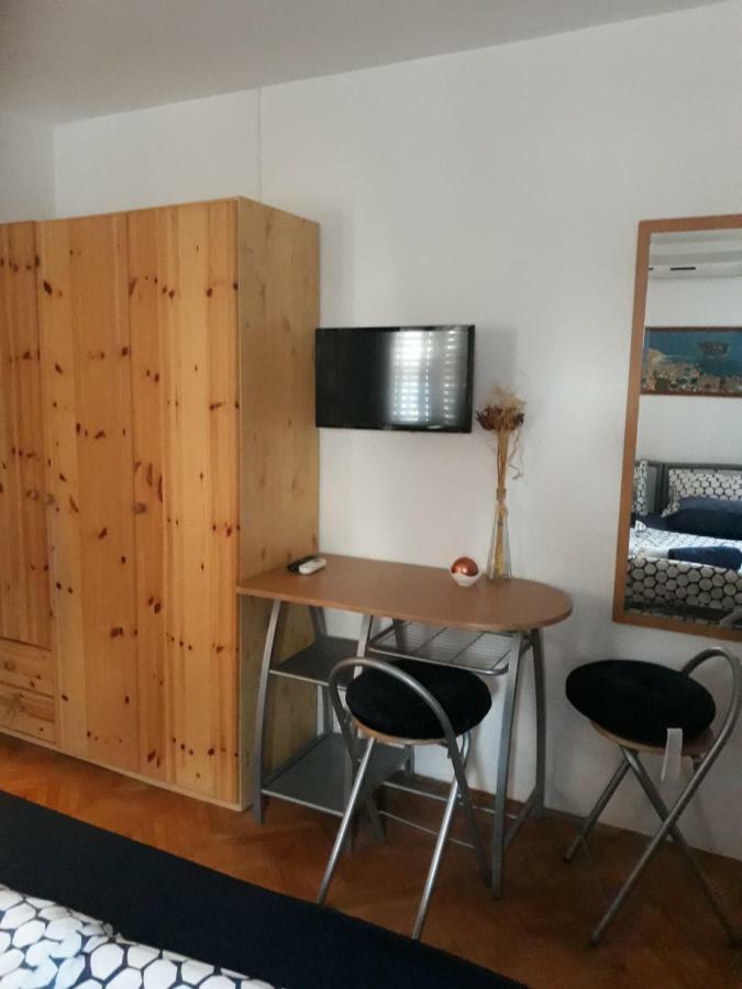 Apartments Garden Ровінь Екстер'єр фото