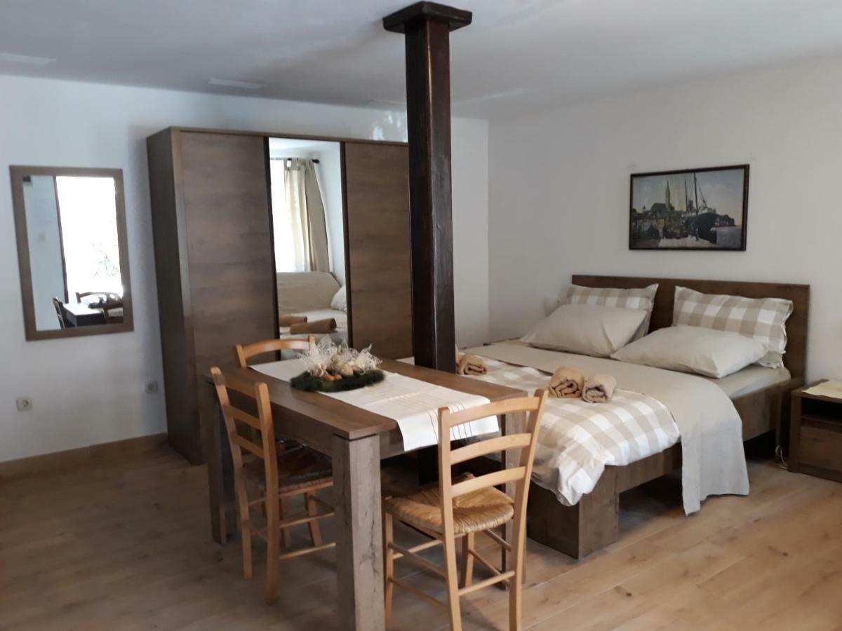 Apartments Garden Ровінь Екстер'єр фото